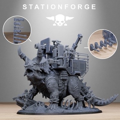 Triceratank und Grimguard Jungle Fighters aus Station Forge.