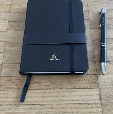 Emirates First Class Notizbuch mit Kugelschreiber