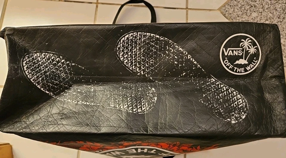 Bolso de Mano Vans “Off The Wall” 18”x13” - Negro, Rojo y Blanco - A Cuadros Foto 4 de 4