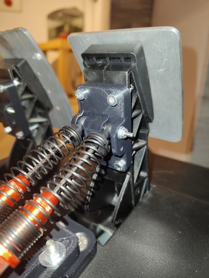 Mod Pedali Thrustmaster T3PA Miglioramento Feedback su Freno e Acceleratore - Immagine 2 di 4