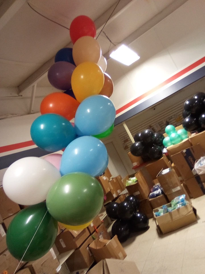 Globos Qualatex, 16" (50) ideales para decorar segundos algunos tienen un ligero color Foto 2 de 4