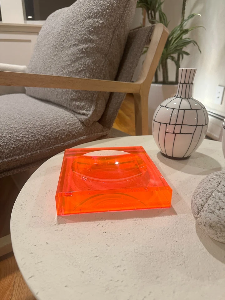 Cuenco/cenicero decorativo retro rosa neón acrílico arte pop Miami ambiente años 80 Foto 4 de 4