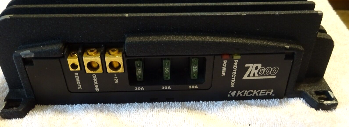 OLD SCHOOL KICKER ZR600 600 WATT 2 CHANNEL AMP WITH LEFT END