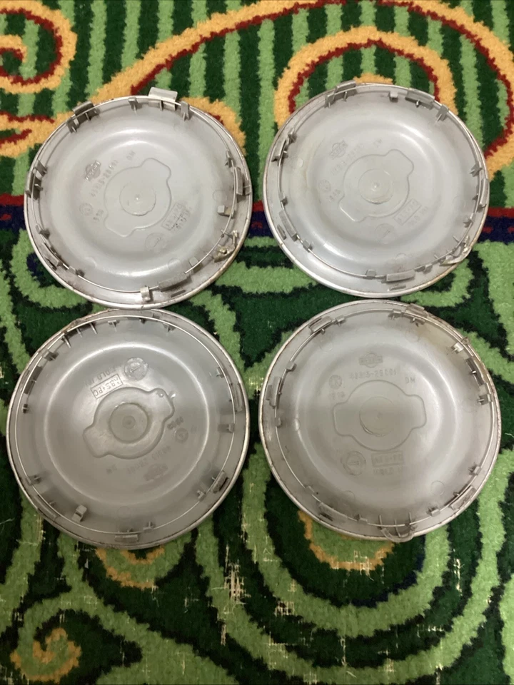 Tapa central Nissan Altima 1993-2001 OEM PN40315-2B001 4 piezas Foto 3 de 3