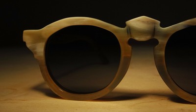 USHAK Naturhornbrille - Büffelhorn Buffalo horn glasses Lunette