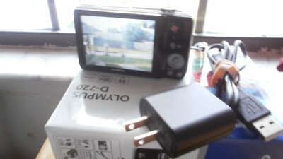 Olympus D-720 Digital Camera in Original Box- Tested Working