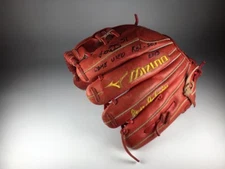 Detroit Tigers Reds Jose Iglesias 2013 Game Used Signed Fielders Glove