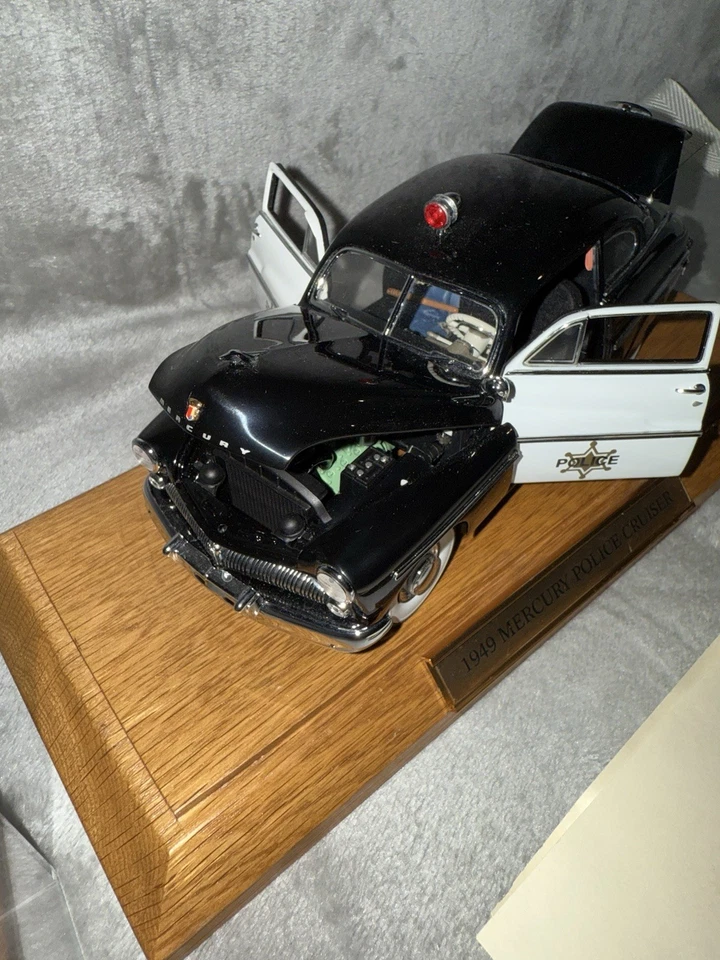 Coche fundido a presión modelo Mercury Police Cruiser 1949 vintage Danbury como nuevo Foto 3 de 4