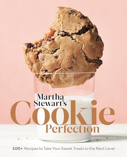 Martha Stewart's c00kie Perfection: 100+ Recipe. Living<| - Image 5
