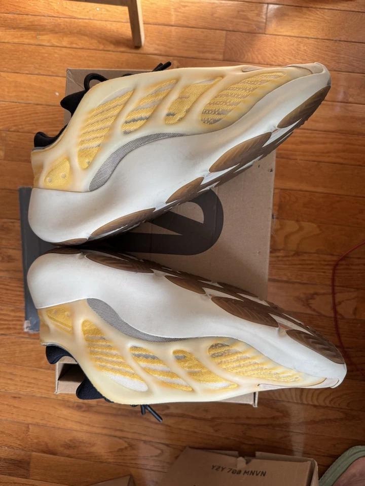 Yzy 700 V3 Foto 2 de 4