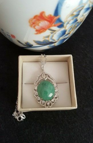 Genuine Bright Green 12.9ct Jadeite Jade (Type A) 925 Silver Pendant with Chain - Picture 9 of 12