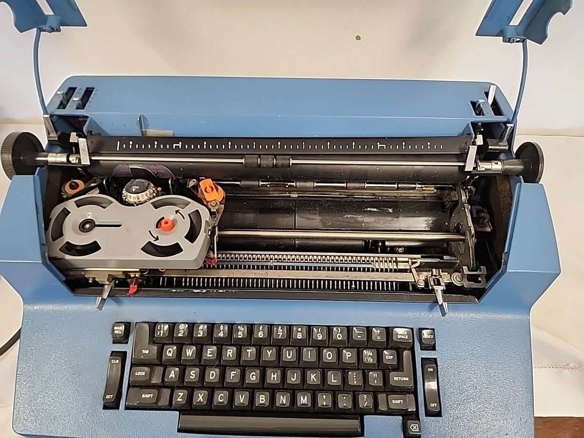 VINTAGE Blue IBM Correcting Selectric II Vintage Typewriter - HAS