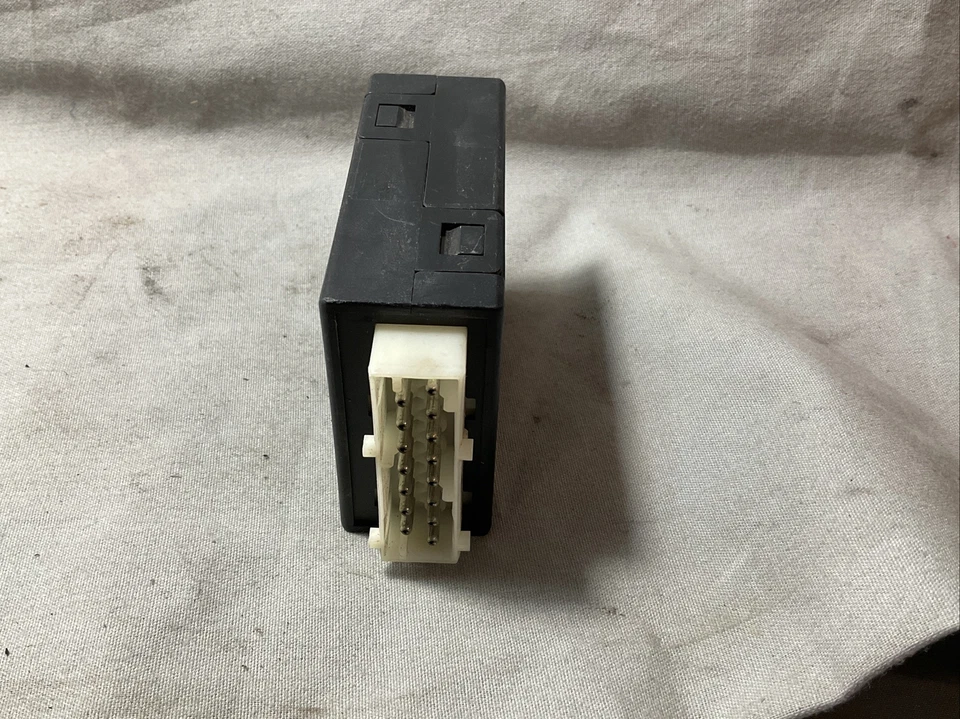 MÓDULO DE CONTROLE DE RELÉ DE JANELA TRASEIRA COMPATÍVEL COM 94 95 96 97 98 99 BMW 318I 325I 61358353099 - Imagem 3 de 4