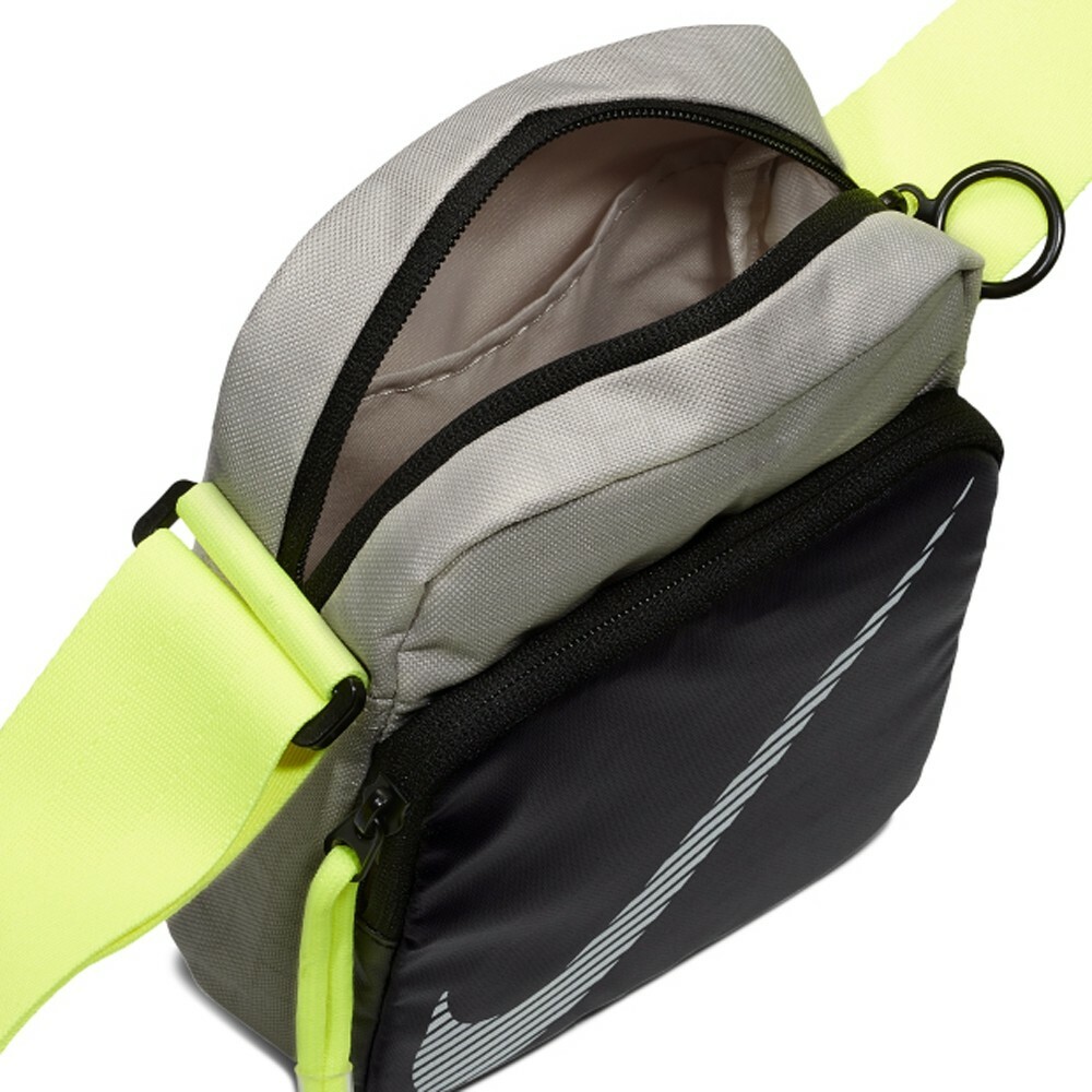 Nike Heritage Winterized Crossbody Small Bag Carry Items Unisex