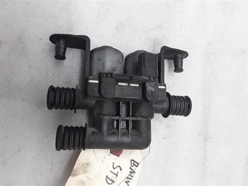 Válvula de control de calefacción agua BMW 525i 6411 2002 6906652-03 4-10-22P Foto 2 de 3