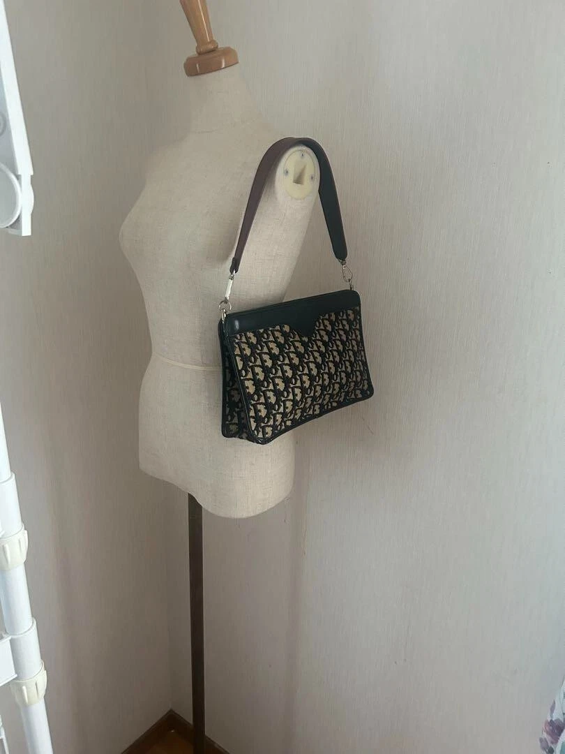 Sac bandoulière Christian Dior trotteur chaîne sangle monogramme jacquard vintage occasion