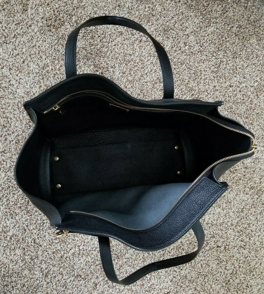 ★関税込★Salvatore Ferragamo★AMY Tote bag★バッグ★正規品 Salvatore Ferragamo Amy Convertible Leather Tote Large Black