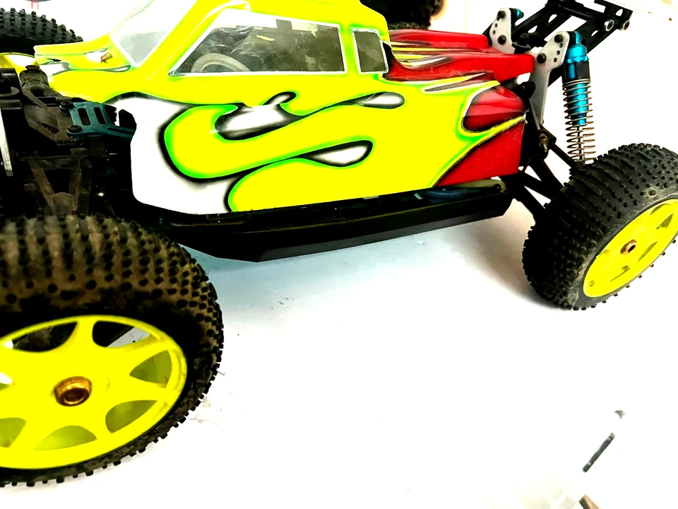 *RARE* Vintage OFNA MBX Ultra Comp 1/8 Nitro Buggy Roller Rolling Chassis - Image 3 of 4