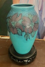 STUNNING MARGARET HELEN MCDONALD FOR ROOKWOOD POTTERY FLORAL THEME BLUE VASE
