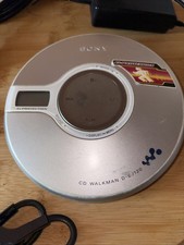 Sony Walkman D- EJ120 G-protection With Sony Headphones Complete Working