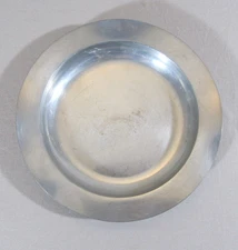 Vintage COLONIAL WILLIAMSBURG Stieff 8 3/4" Pewter Soup Plate CW58 - 14 - Flaws