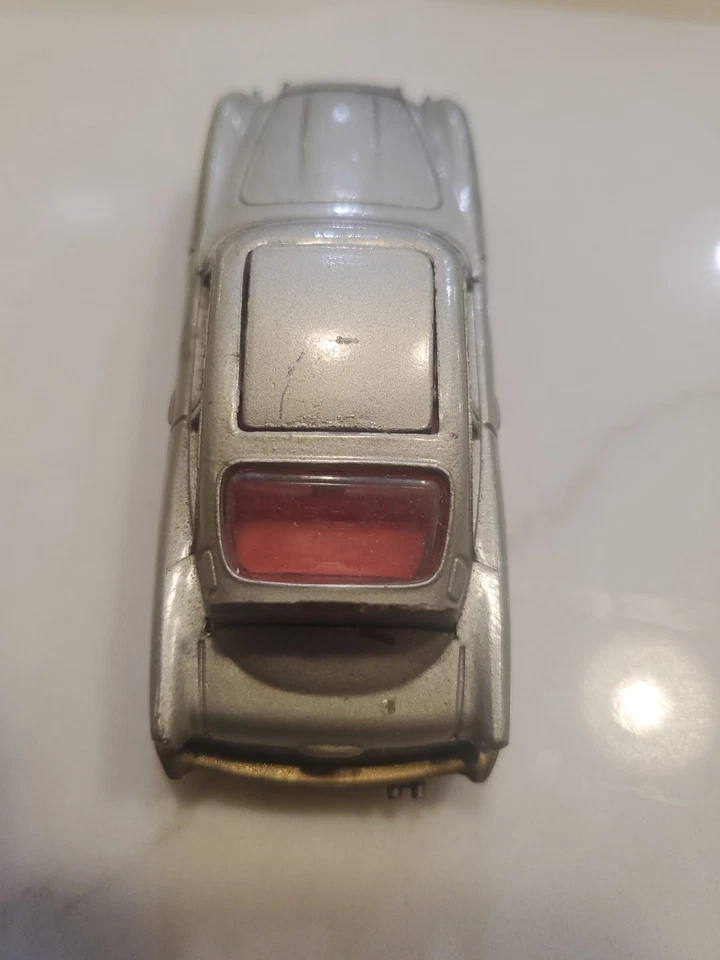Corgi Toys James Bond 007 Aston Martin DB5 Silver Model Car Vintage - Image 2 of 4