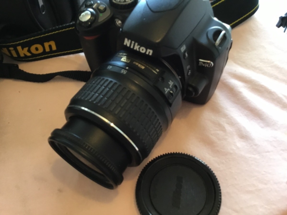 Nikon 6.1M D40 DSLR Camera 18-55mm Lens 4 GB SD Card W