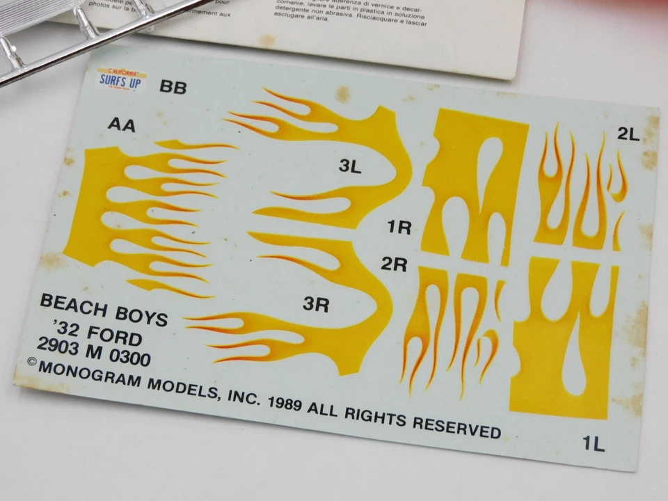 Monogram Rockin' rods Li'l deuce coupe' Beach Boys 1/24 car plastic kit 2903 box - Immagine 3 di 4