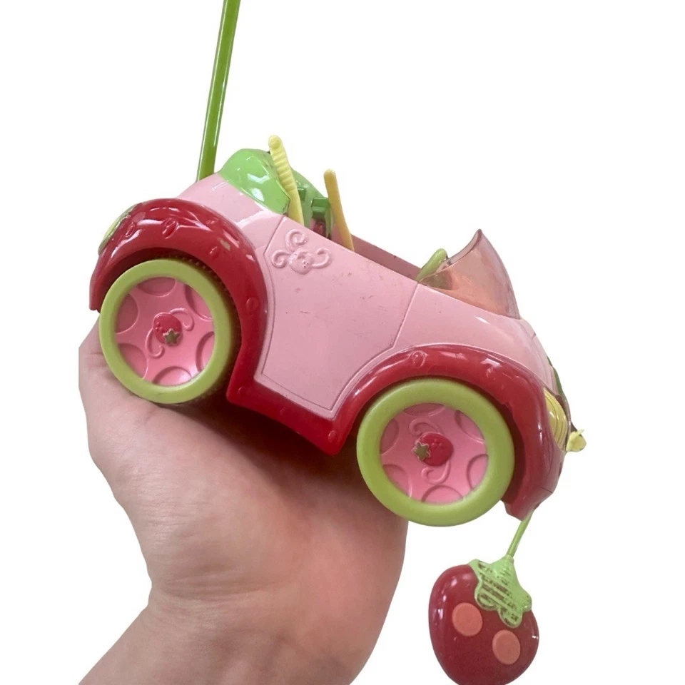 2009 Hasbro Strawberry Shortcake Toy RC Car with Remote - Image 4 of 4