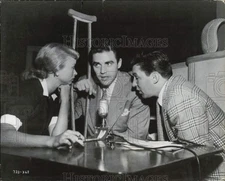 Press Photo Mike and Buff Wallace Interview Steve Cochran in Miami Beach