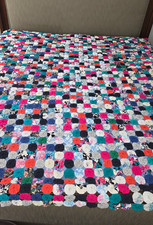 Vintage Beautifully Handmade Yo-Yo Quilt 80"x90"