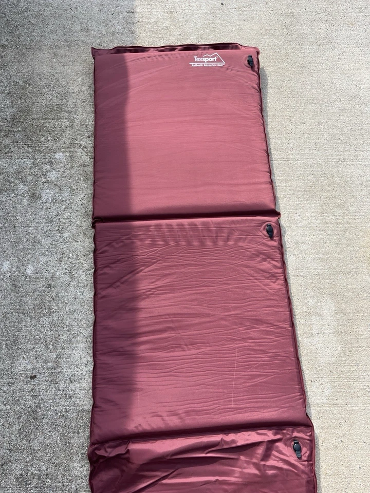 Almohadilla de colchón inflable Texsport Auténtica Gear 68”L X 22”W granate de colección Foto 2 de 4