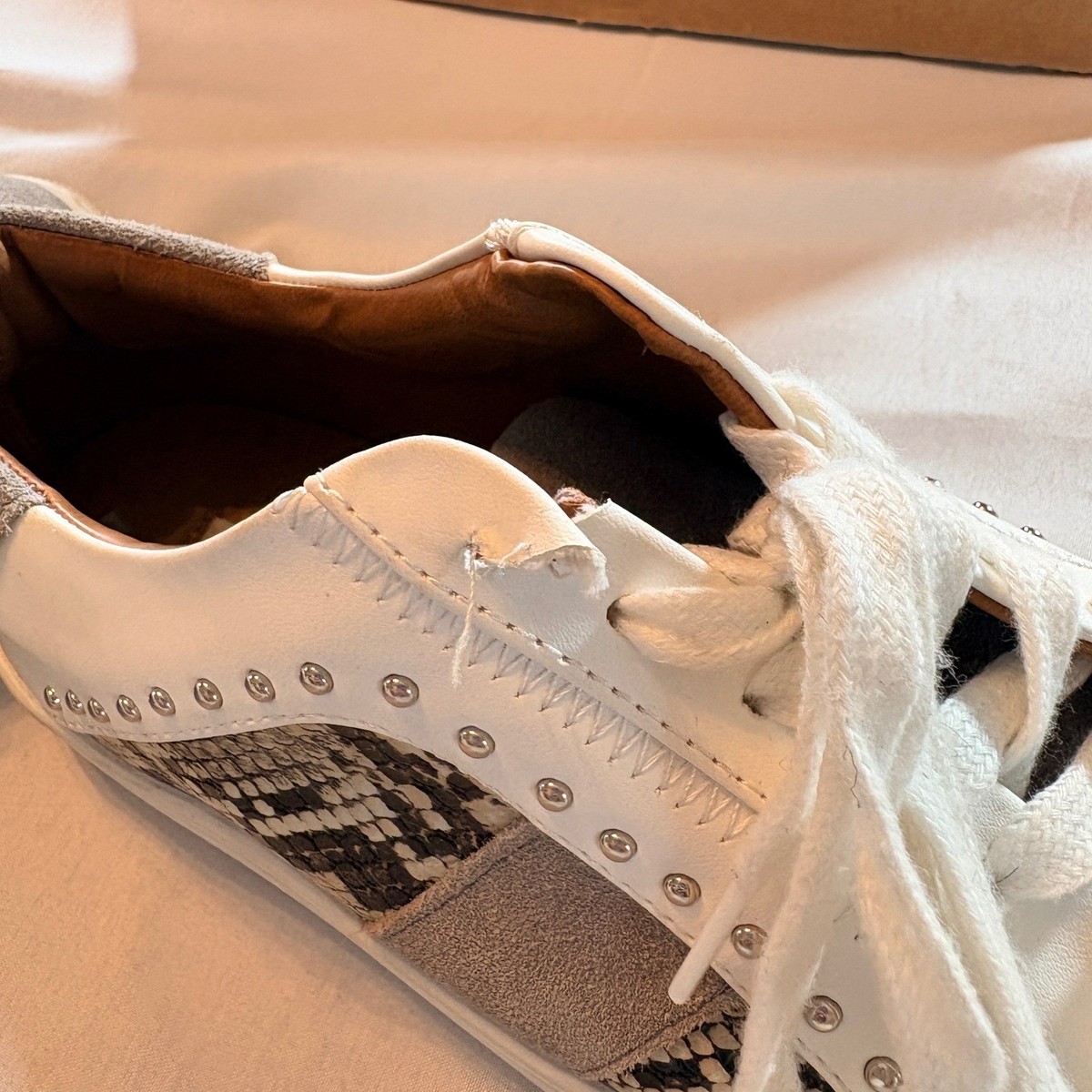 Steve Madden Annita Sneakers Womens 8 White Snakeskin Studded Leather Low Top View 6