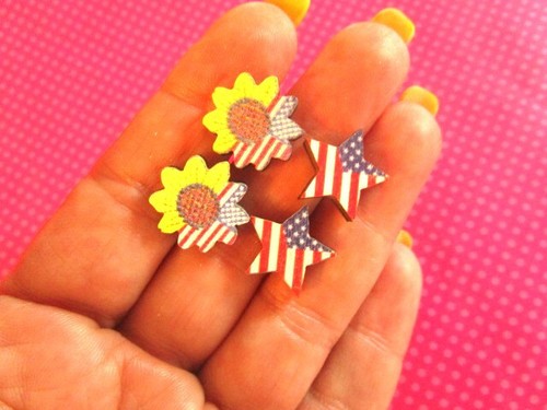 USA flag wood stud set - Picture 3 of 4
