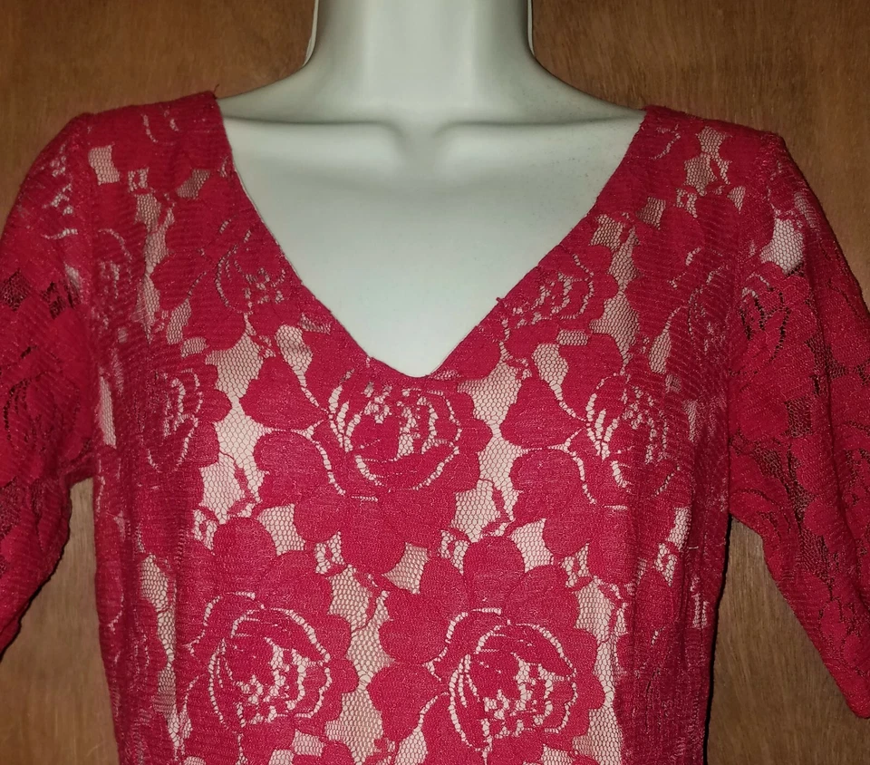 Vestido Julian Taylor NY Talla 10 Rojo Floral Encaje Desnudo Base Media Manga Bonito Foto 3 de 4