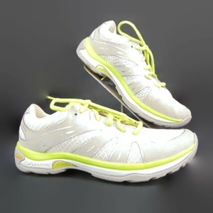 vibram tennis shoes
