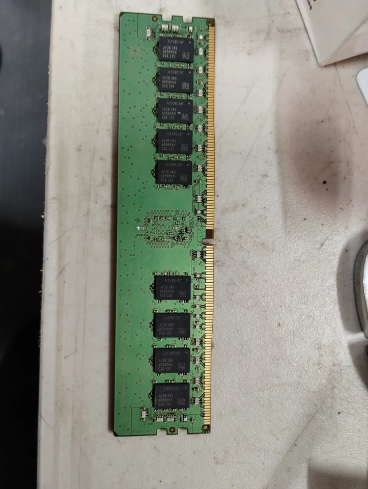 16GB ECC REG 1Rx4 PC4-2933Y Samsung M393A2K40CB2-CVFBY 1927 - Image 2 of 2