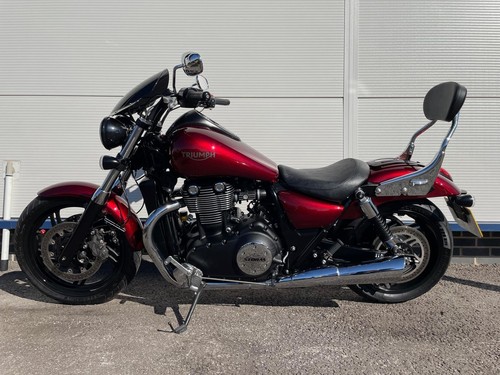 Triumph Thunderbird 1700 - Picture 11 of 19