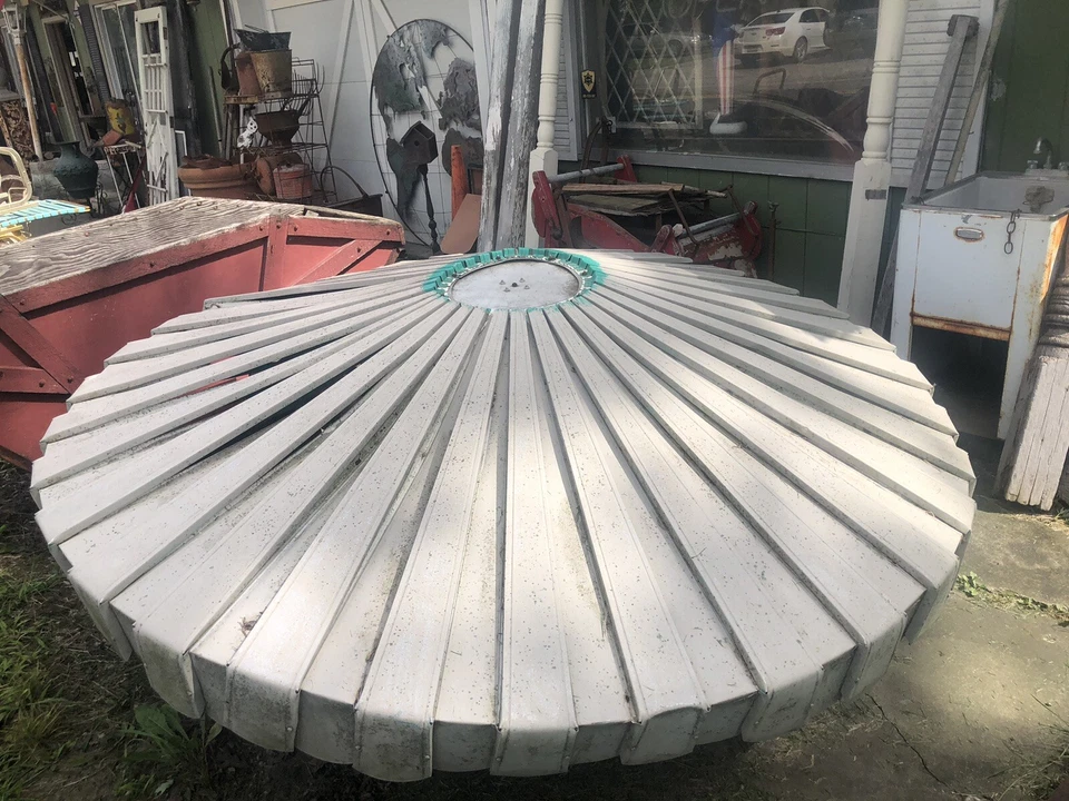 Paraguas de aluminio para patio, de colección, 92 pulgadas de diámetro, MCM, Koolvent, moderno de mediados de siglo Foto 2 de 4