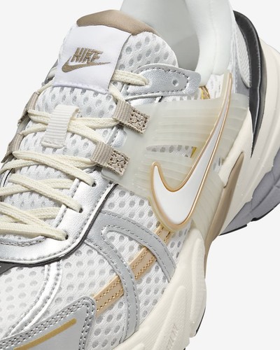 Nike V2K Run Women's Trainers Size UK 7 'White/Khaki' HJ7245-100 - Picture 7 of 8