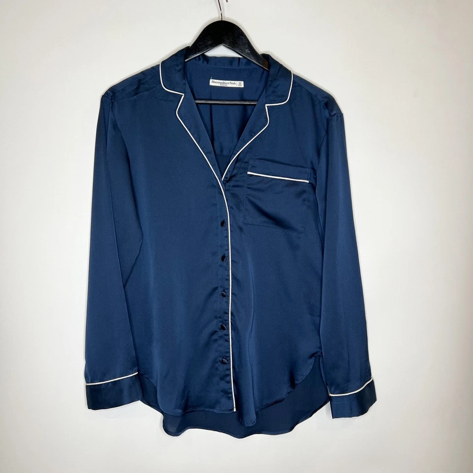 Abercrombie & Fitch Pijama Set Satin Shirt & Shorts Set Long Sleeve Navy Size XS - Image 2 of 4