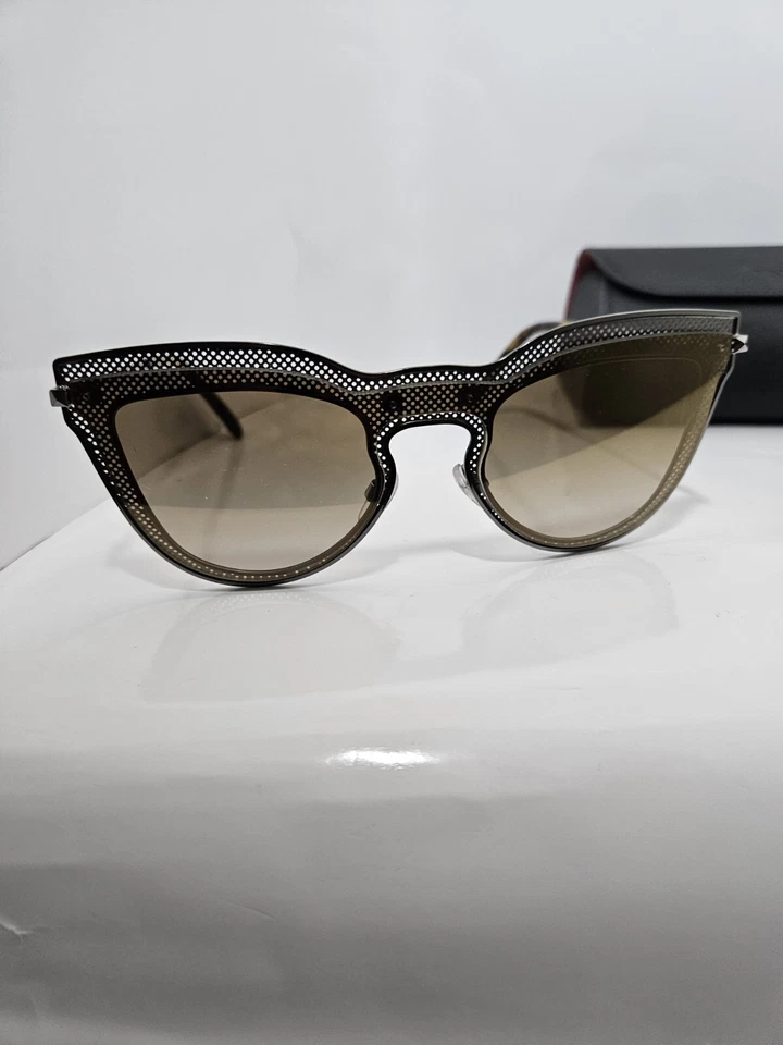 Valentino VA 2018 3005/6E Gunmetal Brown Gradient Sunglasses  - Image 3 of 4