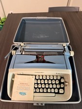 Royal Safari Portable Manual Typewriter 1969 Vintage thumbnail