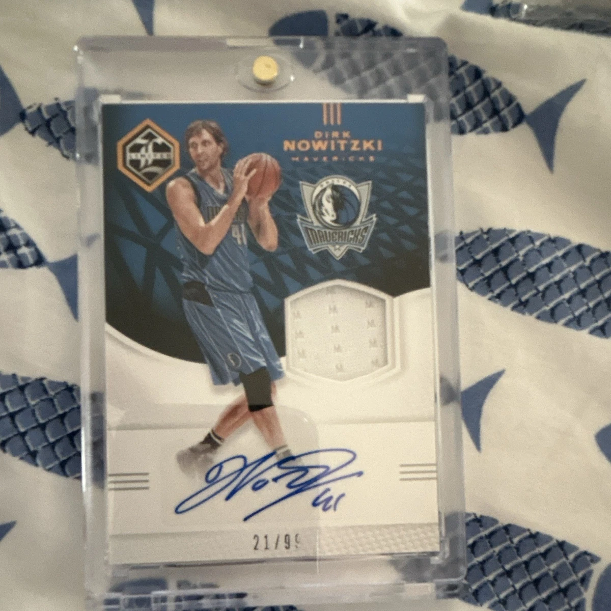 Dirk Nowitzki Basketball Autographed Sports Trading Cards for sale