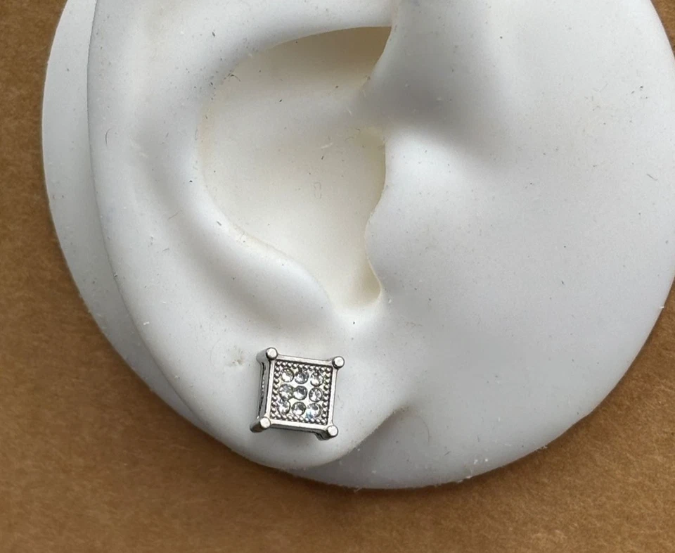 Orecchini Da Lobo Con Zirconi Acciaio Chirurgico Nickel Free - Immagine 3 di 3