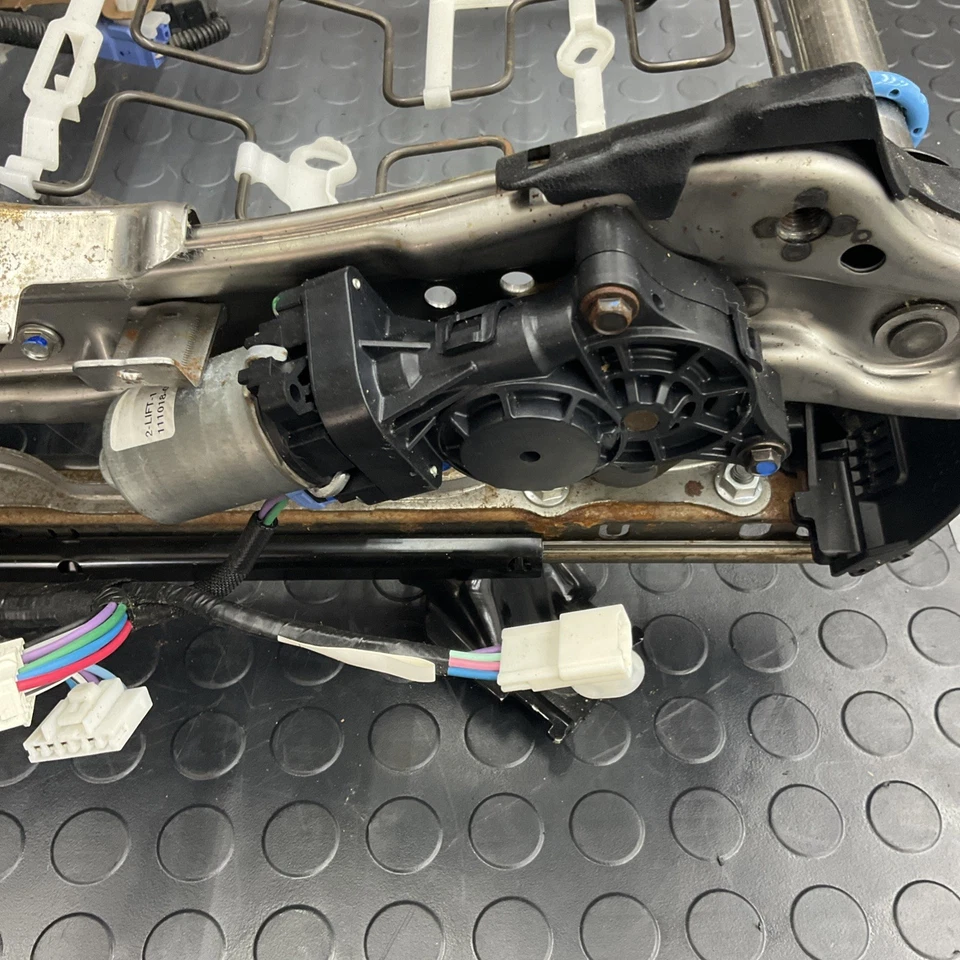 LEXUS CT200h 2011-2017 marco asiento delantero izquierdo lado del conductor vías férreas OEM Foto 3 de 4