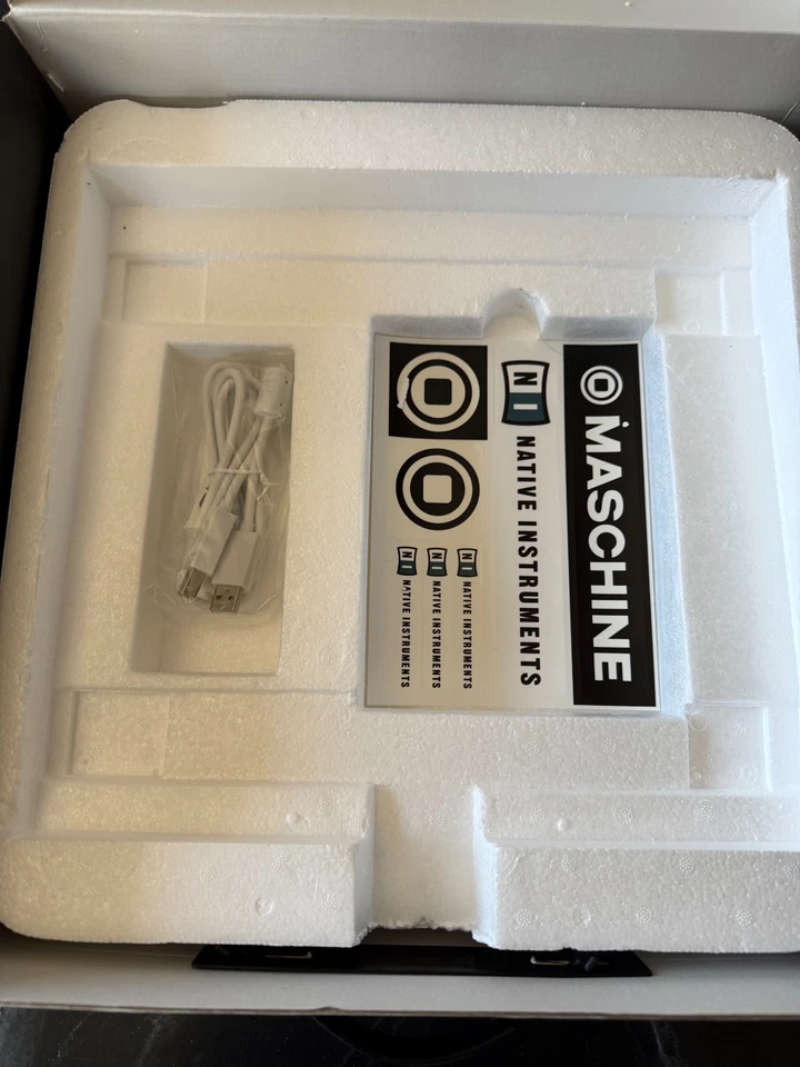 🎶 Native Instruments MASCHINE MK2 (White) – Brand New in Box 🎶 - Image 3 of 4