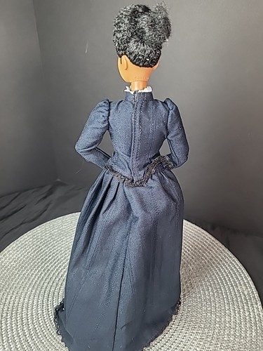Mattel Ida B. Wells Barbie Inspiring Women Fashion Doll - HCB81 - Picture 3 of 7