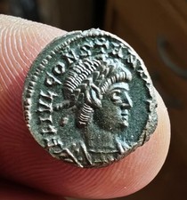 Antike r&ouml;mische M&uuml;nze, sehr sch&ouml;ner, rarer (R2) Follis von Constantius II (E23)