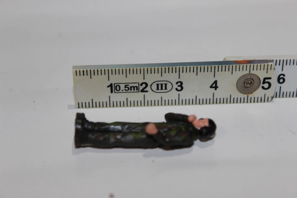 Tank Commander Olive Command Figure Driver Figure 1:50 NEW - Image 2 of 2